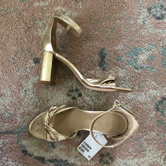 gold metallic heels NEW - Picture 1 of 2